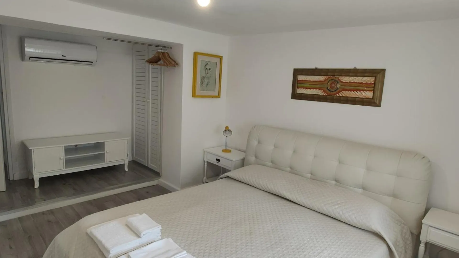 Villa Unica - Appartamenti Alba E Tramonto ايزولا روسا بيت للعطل