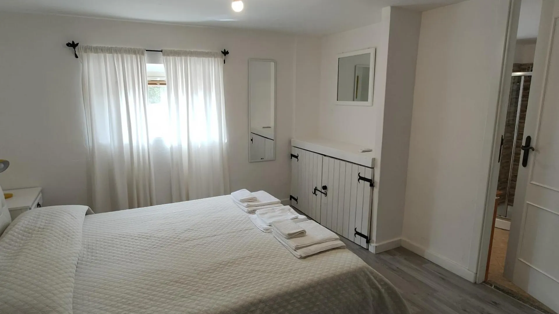 Villa Unica - Appartamenti Alba E Tramonto ايزولا روسا 0*,